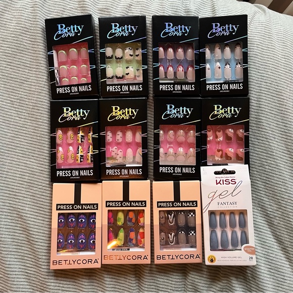 12 Betty Cora Nail Sets - Picture 1 of 5